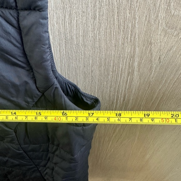 The North Face Woman’s Black Quilted Vest EUC - Picture 6 of 6